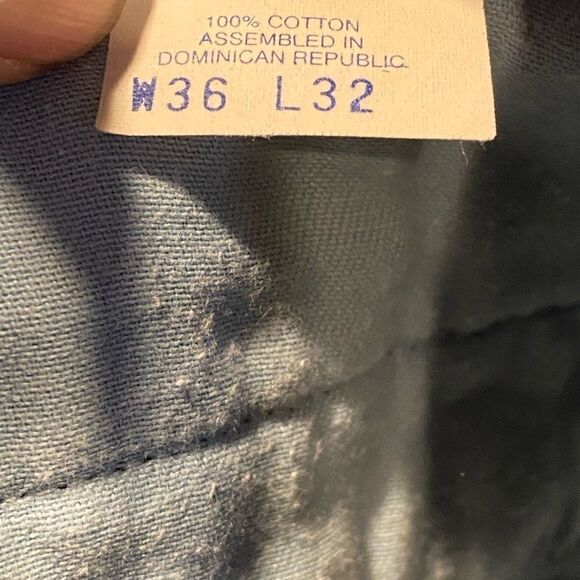 Vintage Levi’s Denim Pleated Dockers. Size 36x32 - Picture 4 of 4